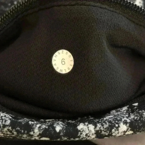 Lululemon Pace Rival Crop Achromatize Ice Grey Black sz 6 - Picture 8 of 8